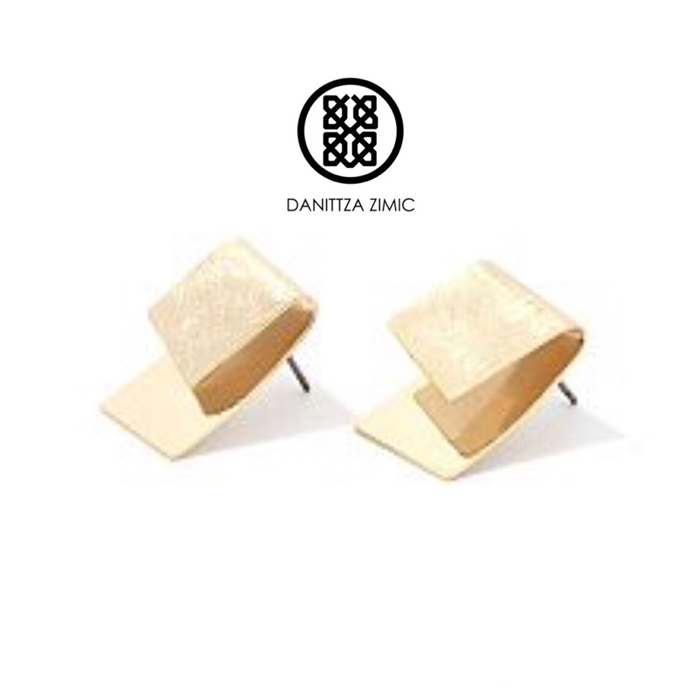 Gold earrings